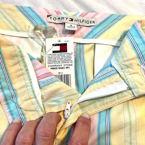 NWT, Tommy Hilfiger, Gorgeous Slimming Vertical Striped Pants, Size 6 - Picture 4 of 10